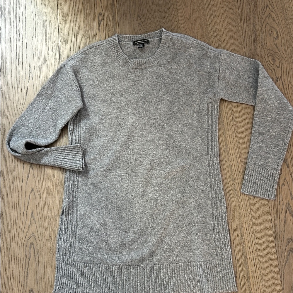 Saks Fifth Avenue Cashmere Sweater in Gray